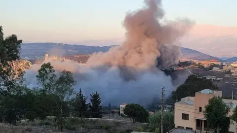 Israeli Bombing Raids Hit Southeastern Lebanon