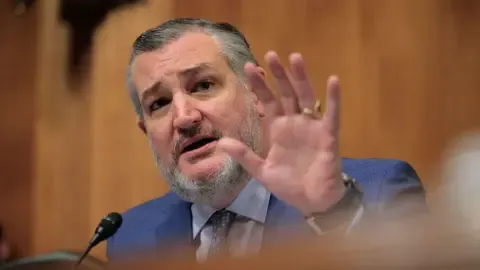 Lawmaker Cruz Compares American Broadcast Regulator to ‘Mobster’ on Kimmel’s Show